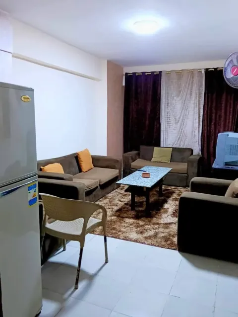 الشقه (استديو) للايجار اليومي بالمندره تالت نمره من البحر