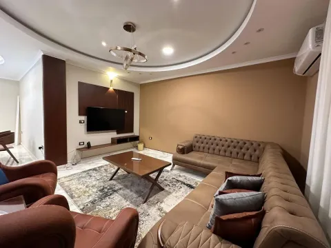 بالمهندسين شارع جامعة الدول العربية منطقه براندات ومطاعم وبنوك