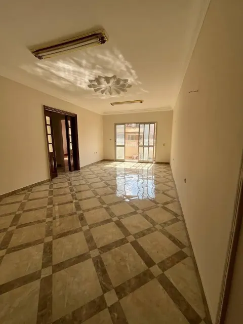 شقه للبيع