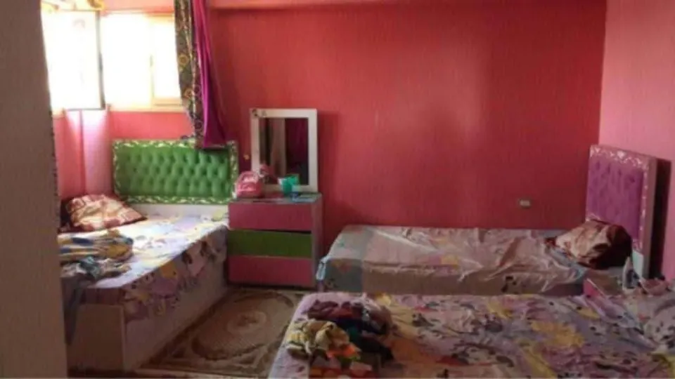 شقة سكنية في برج سكني حدث في الدور الثاني