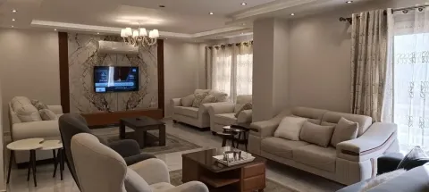 شقه التر سوبر لوكس تتكون من 4 غرف نوم