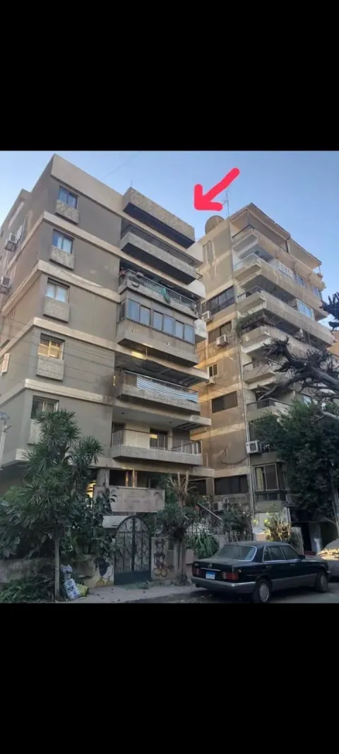 للبيع عمارة امام قصر البارون مساحة الأرض ٤٠٠