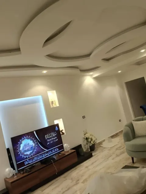 شقةلقطةللبيع في اكتوبر حي تالت لوكيشن راقي وخطوات للكفراوي واورنج