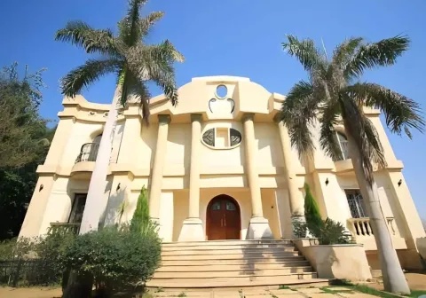 فيلا سكاي لايت المذهلة توفر الأناقة والراحة من الدرجة الأولى