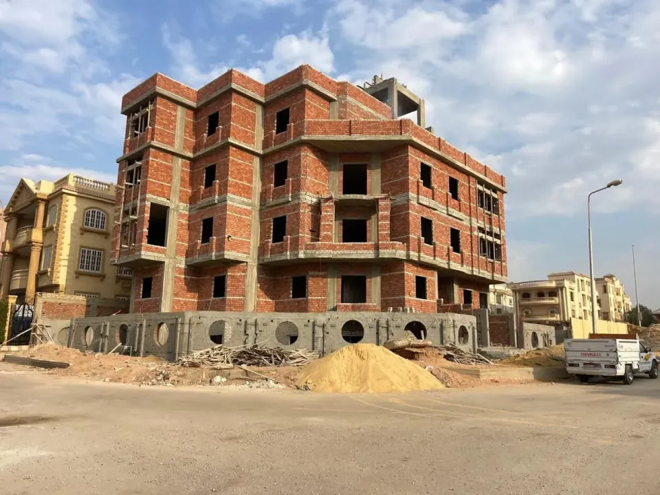 شقة غرب سوميد عشارع النباتات مباشرعبارةعن (ريسبشن و٣ غرف