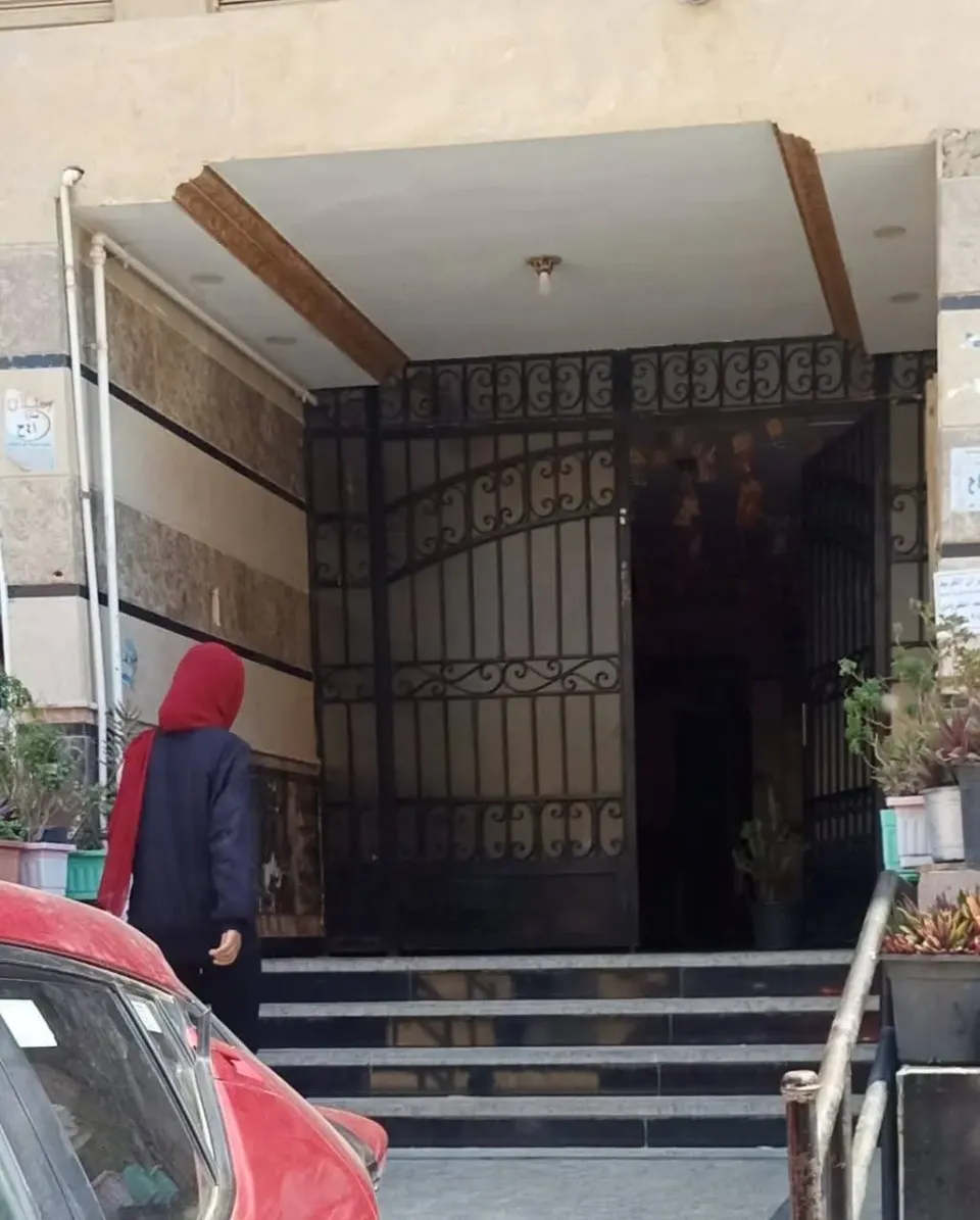 شقه للبيع نص تشطيب الشقه ١٠٠متر ٢ غرفه