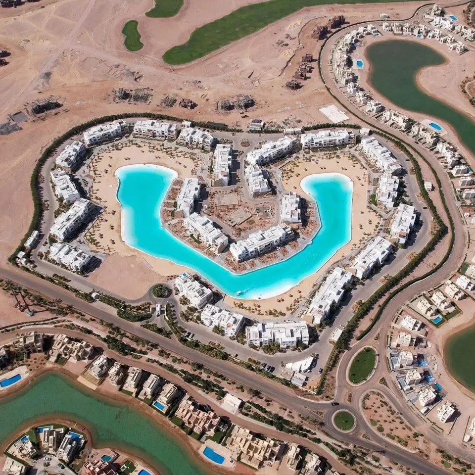 مربع بحيرة كريستال وشاطئ ساندي🏡تشطيب بالكامل2 غرف نوم السعر ابتدائي