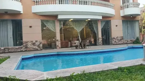 فيلا للبيع موقع مميزبجوار المتحف الجديد وبالقرب من كومباوند جراناكرداسه