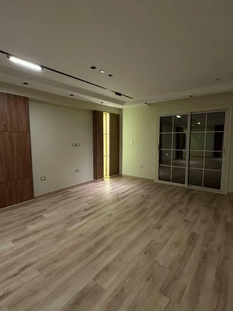 Apartment For Sale in Hadayek Al Ahram