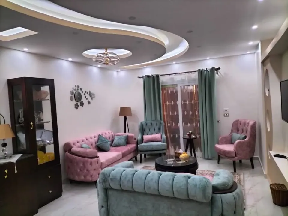شقه البوابه الرابعه ح مساحه ١٥٠م تشطيب عروسة