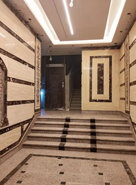شقة للبيع بالشعبية مقابل حي النخيل