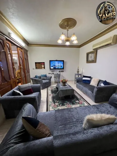 للبيع شقةفمدينةنصر المربع الذهبي خلف مصطفى السلاب من مكرم عبيد