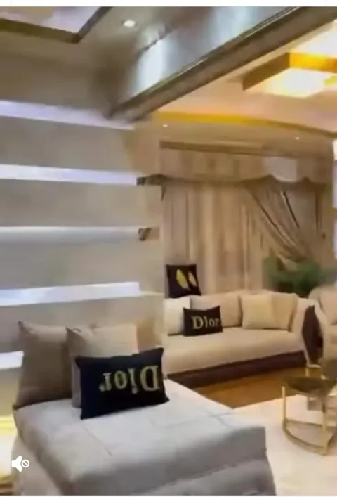 للبيع شقه ٢٤٠متر٤غرف وريسيبشن ٤قطع بطنطا