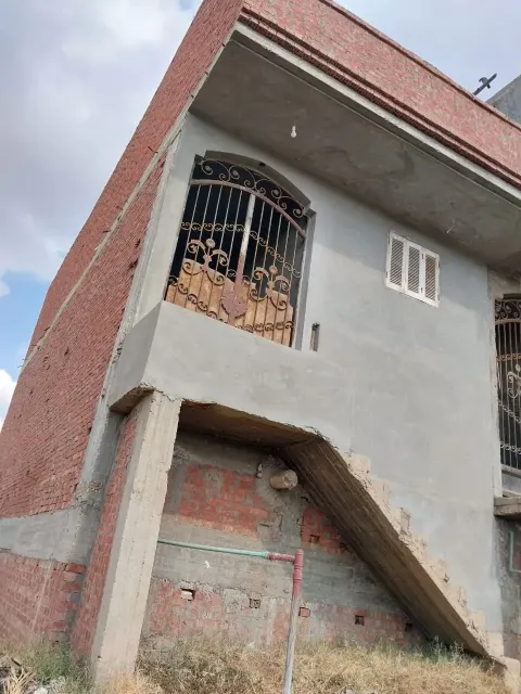 منزل طريق شبربابل عند مستودع غازكفرحجازى للبيع