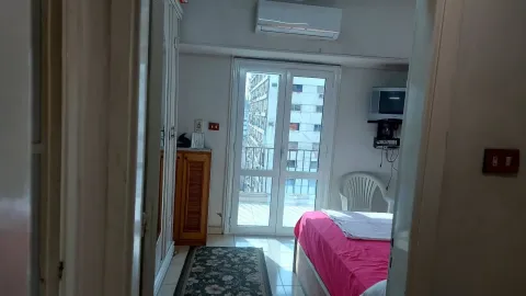 شقةمفروشةللايجار ببرج يطل على ميدان الجيزه مباشره فى الميدان