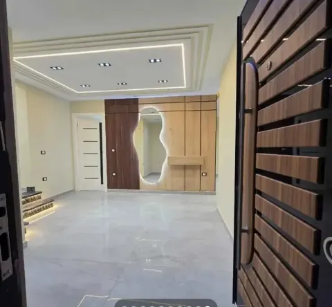 حدائق الاهرام خطوات لشارع جاردينيا💯 واجهةبحرية مساحة250م 4غرف عمارة ساكنه