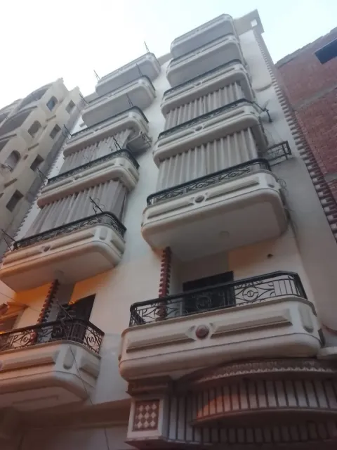 عماره فخمه للبيع جانبي من حديقه الطفل منطقه الاستاد