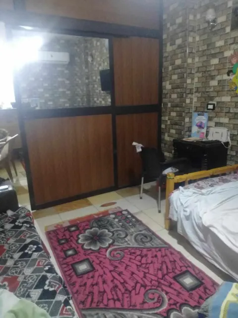 للبيع شقه ف العزبه البيضاء الدور الرابع