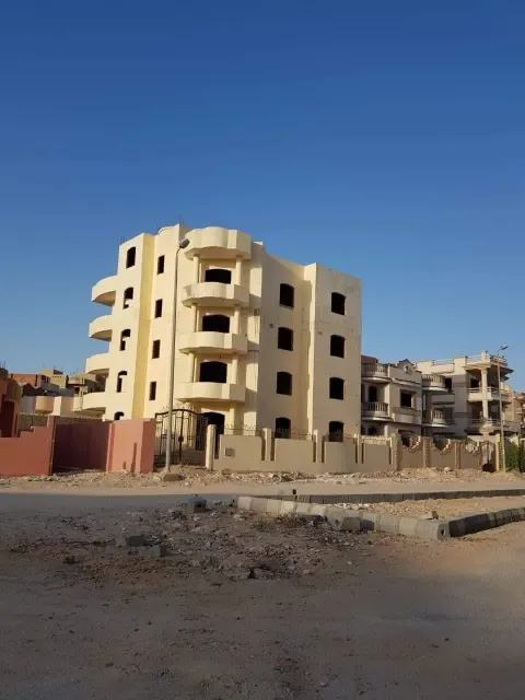 فيلا للبيع بالحى السادس مساحة 440 متر