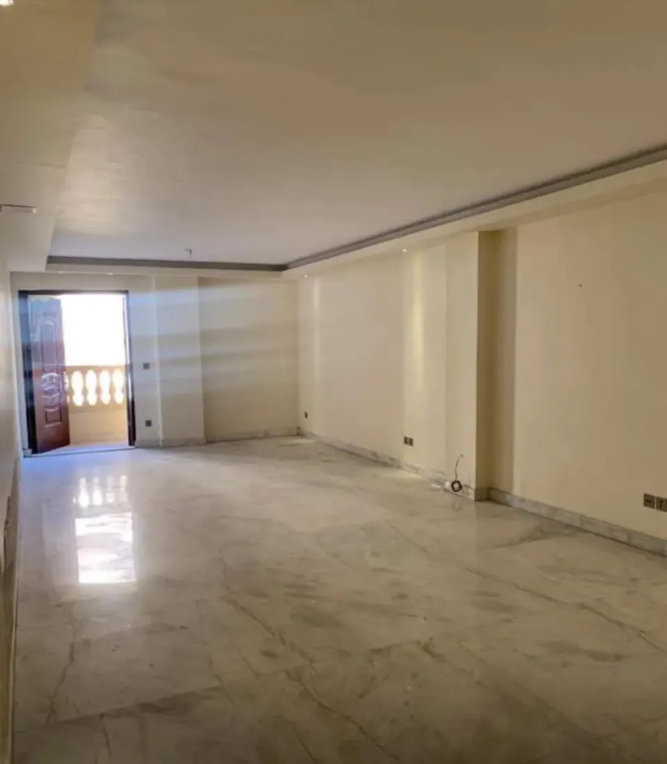 شقةللايجار ١٨٩ متر بوابة مينا تاني نمرة من شارع الجيش
