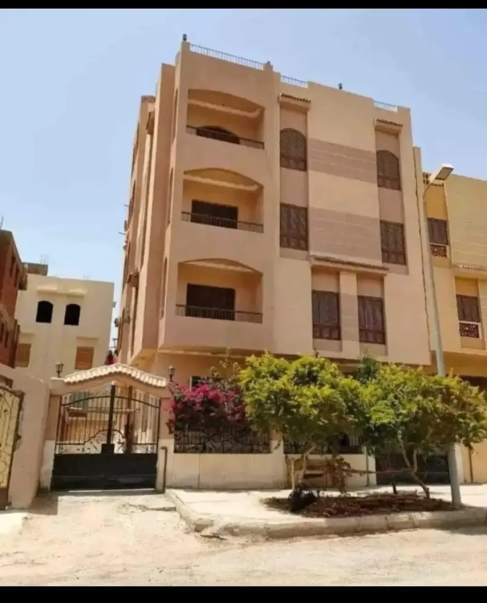 شقة باسيوط للبيع