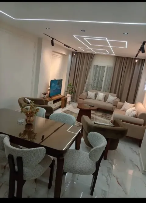 شقة للإيجار – موقع مميز بين فيصل والهرم 🏡✨
