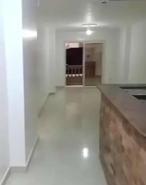 للإيجار شقة سوبر لوكس غرفتين دور سابع جانبي شارع ال50