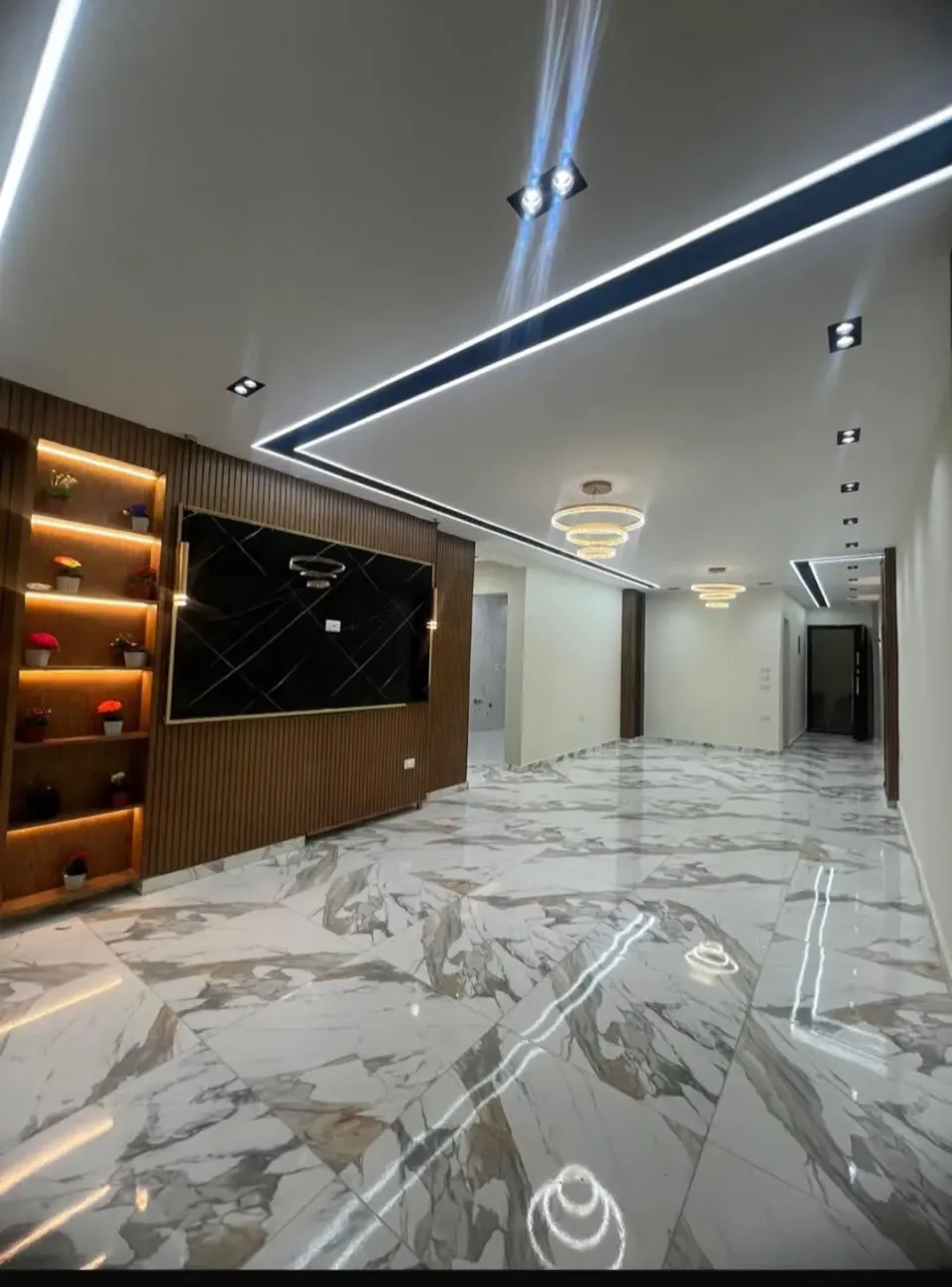 يوجد ثلاث شقق في عماره واحده للبيع🏡🎄