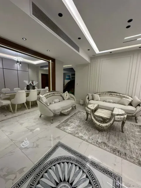 شقة دوبلكس فخمة للبيع – الحي التاسع، مدينة العبور ✨🏡