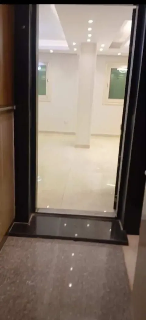 شقه لقطه بموقع متميز جدا