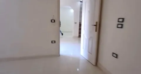 شقة للبيع بمنطقة الفلل خلف محكمة الأسرة: