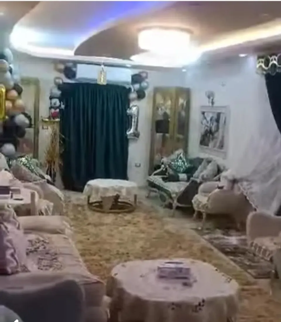 شقة بشارع أسيوط مع شارع سيدى بلال عين شمس الشرقية
