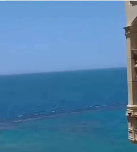 شقةلايجاراليومي والشهري فيوبحرمباشر تاني نمرةمن البحر في قلب المندره