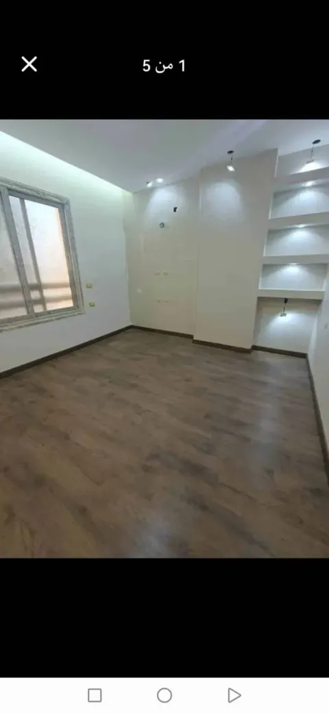 الشقه تشطيب الترا سوبر لوكس غاز ونت كلها بحري