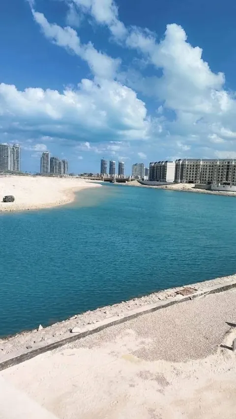 شقةاستلام متشطبةبالكامل مميز ع البحر وأبراج العلمين للبيع فالحى اللاتينى