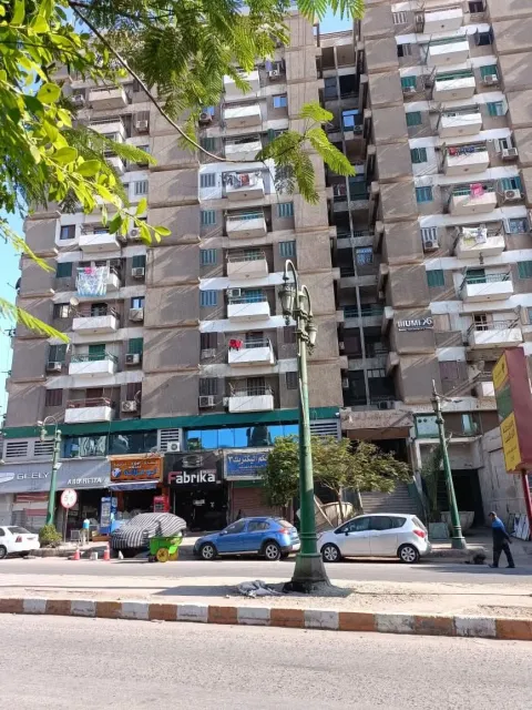 للبيع شقه ببرج التنميه أمام مسجد صلاح الدين فيو غربي