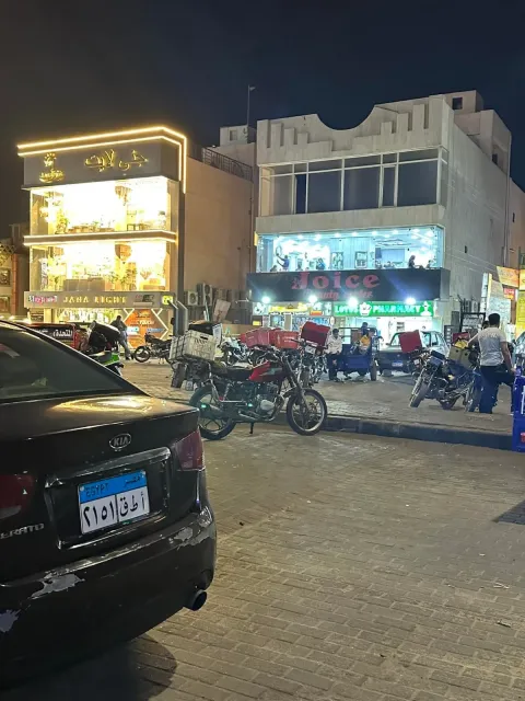 للبيع او الايجار مساحة٢٥٠ متر دور كامل الثاني بعد الأرضي