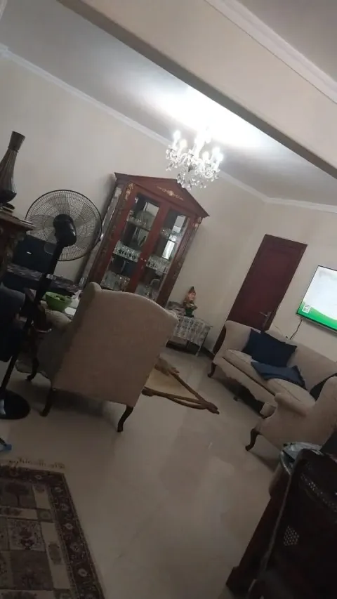 شقة فقلب وسط البلد خطوتين من ميدان طلعت حرب