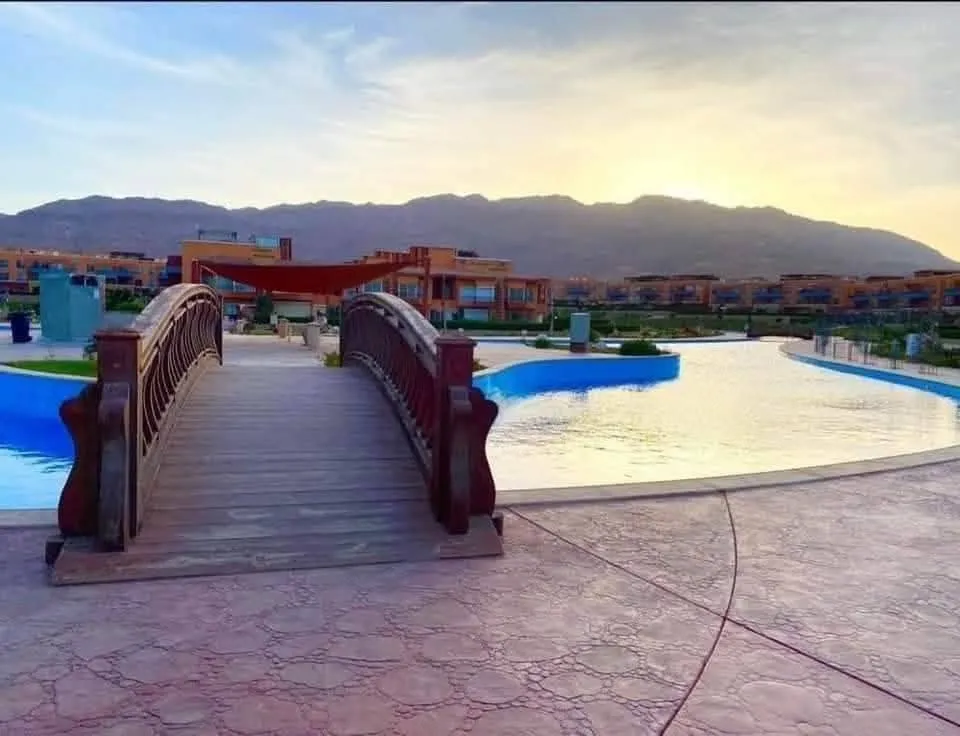 Chalet For Rent in Carrefour
