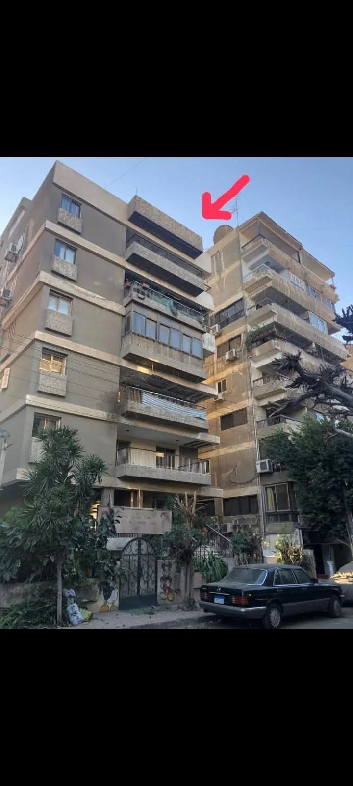 للبيع عمارة امام قصر البارون مساحة الأرض ٤٠٠