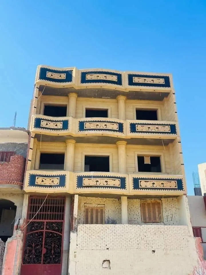 منزل للبيع ثلاث ادوار