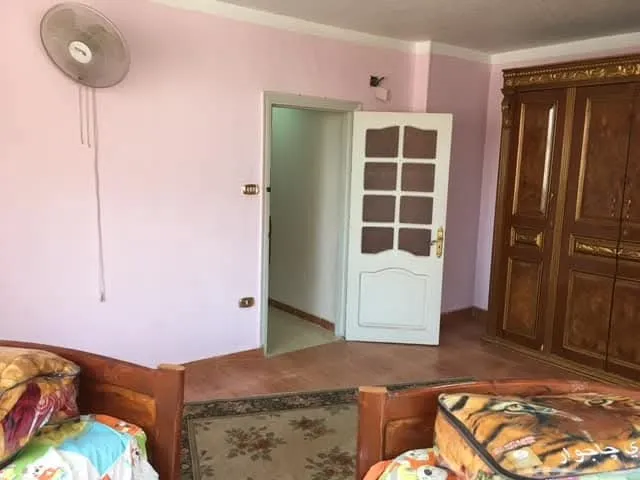 شقه مفروشه سوبر لوكس مكيفه بالكامل في الاردنيه جمب عتريس