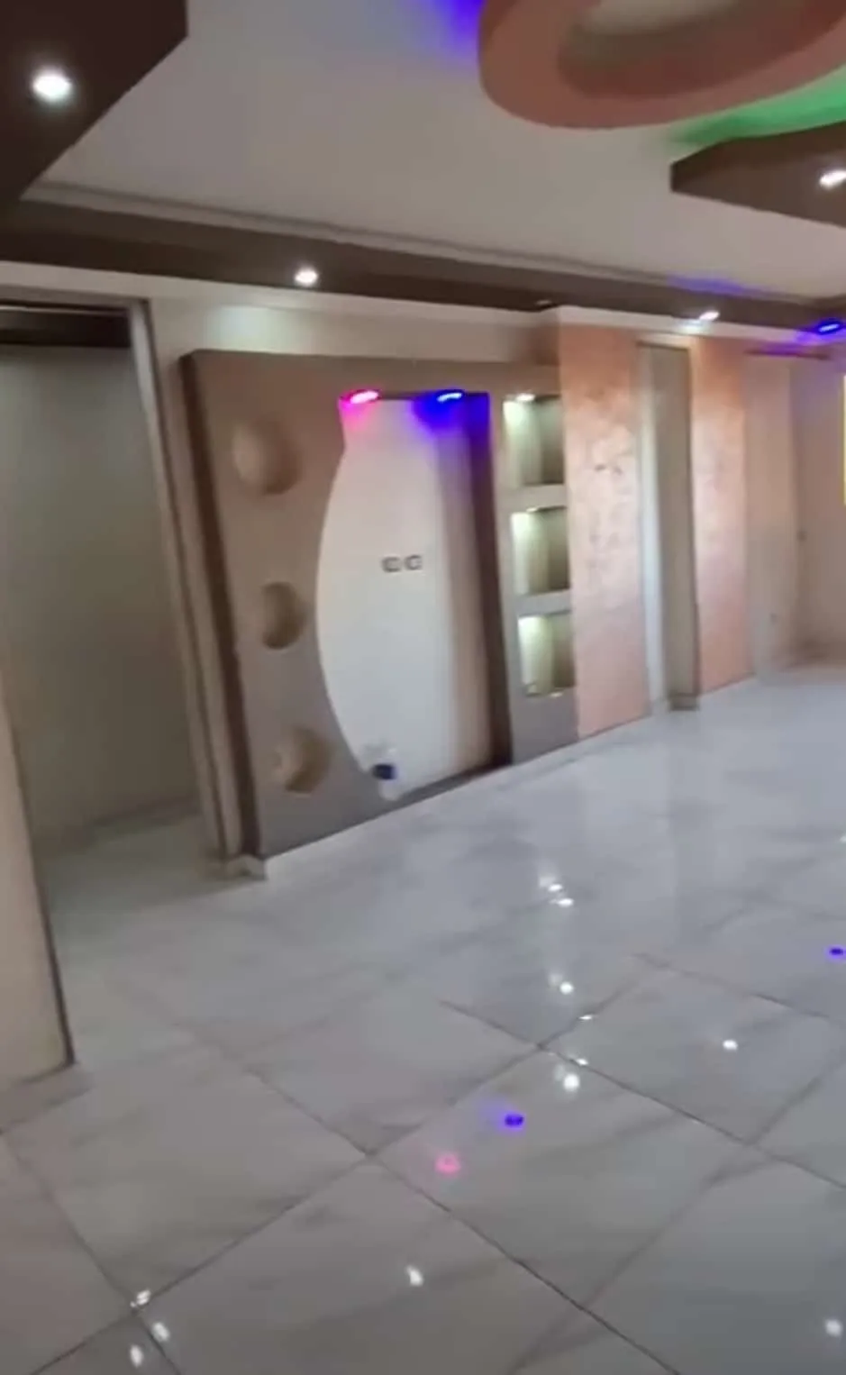 شقة سعرها لؤطه للبيع موقع متميز