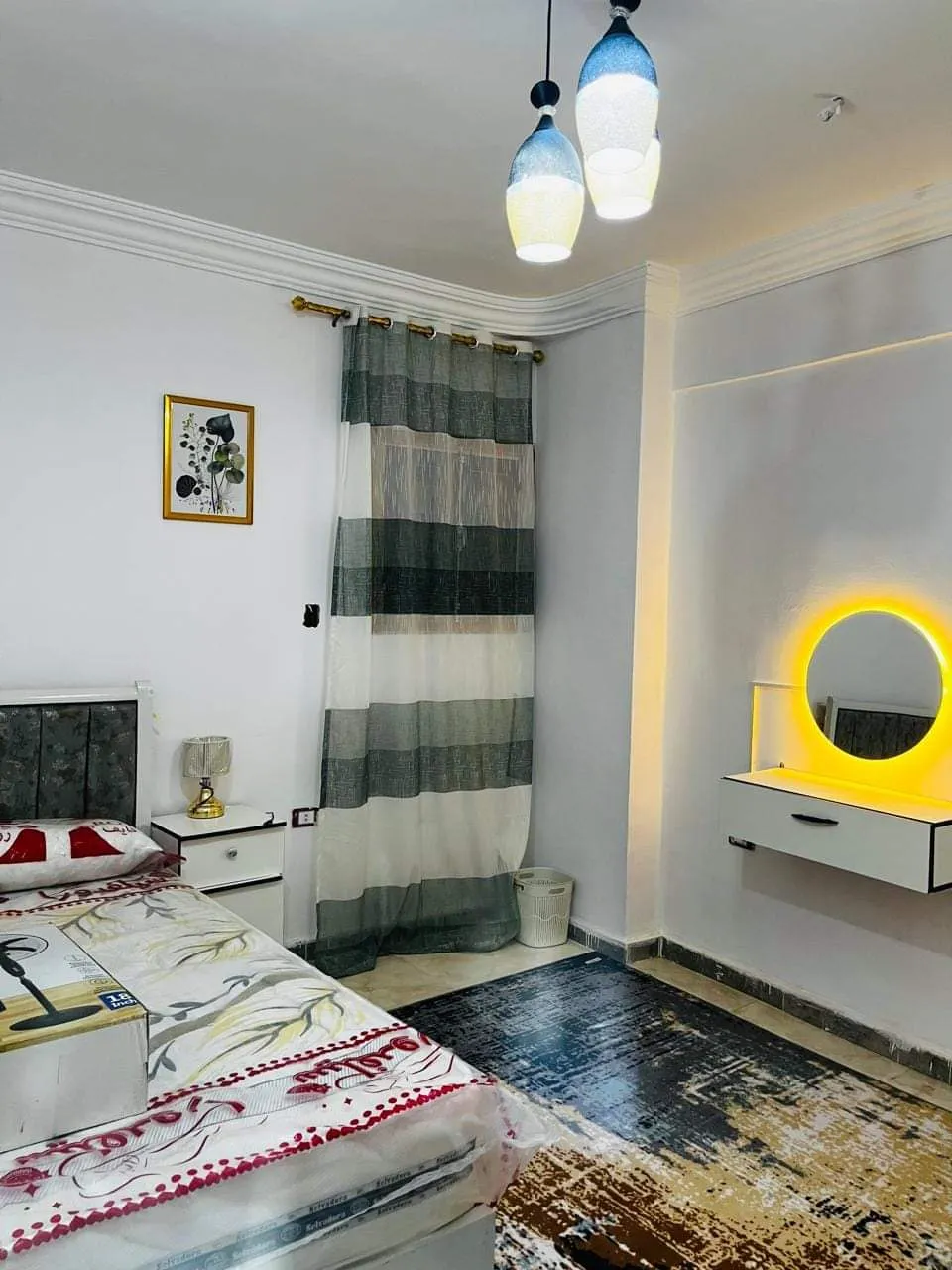 متاح غرف سنجل ودبل شباب حاجه اول فرش .