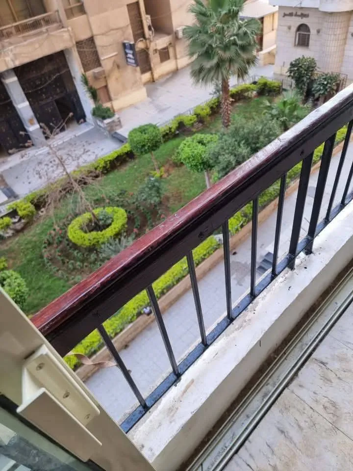 للبيع شقه لقطه جدا ١٧٥ م تشطيب هاي لوكس.