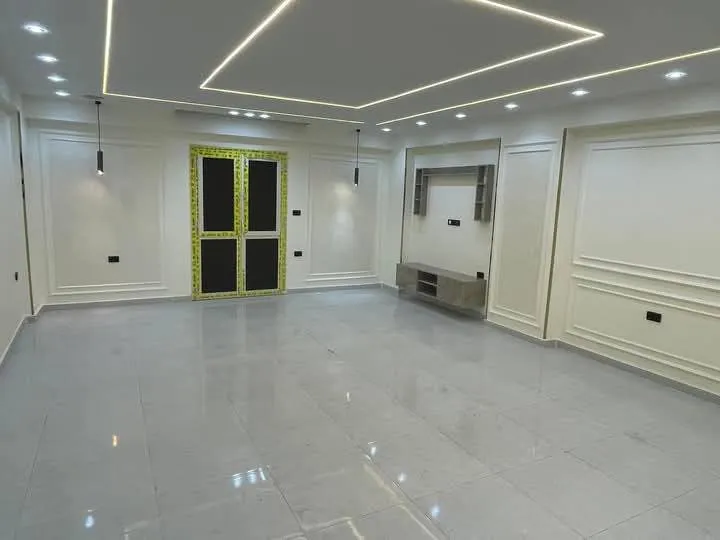 شقةللبيع فحلوان بشارع عبد الرحمن علي ثابت مساحه ١٥٠ م