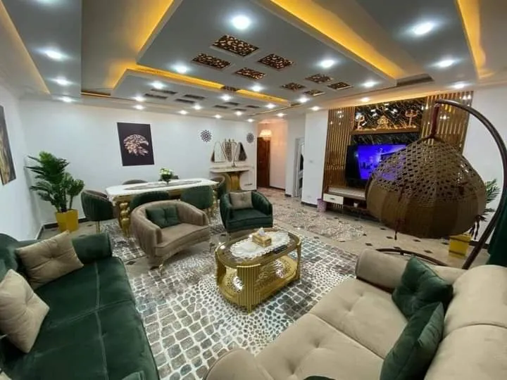 شقه للايجار مكرم عبيد بجوار سيتي سنتر