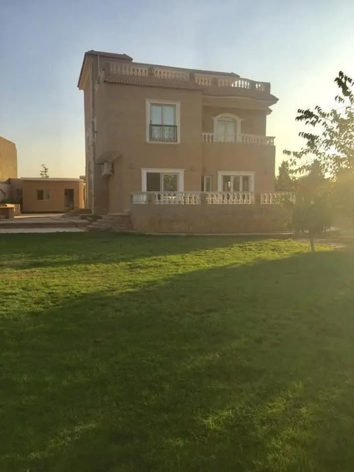 فيلا للبيع في الكومبوند الاروبي