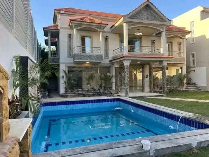 قصر ٥٥٠ متر مسجله نهايه عقد زراق مرخصه مبان