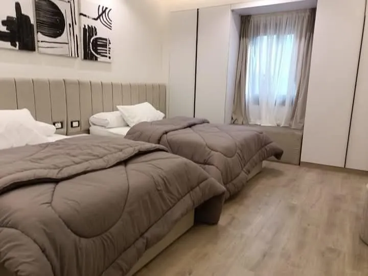 شقه للبيع في ميدان المساحه 280متر